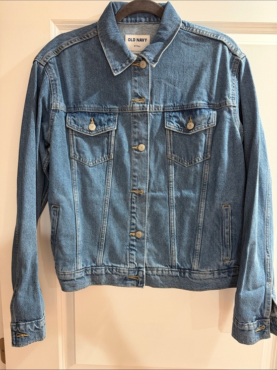 Old Navy Jackets & Blazers - NWT! Old Navy Women's Medium Classic Jean Jacket